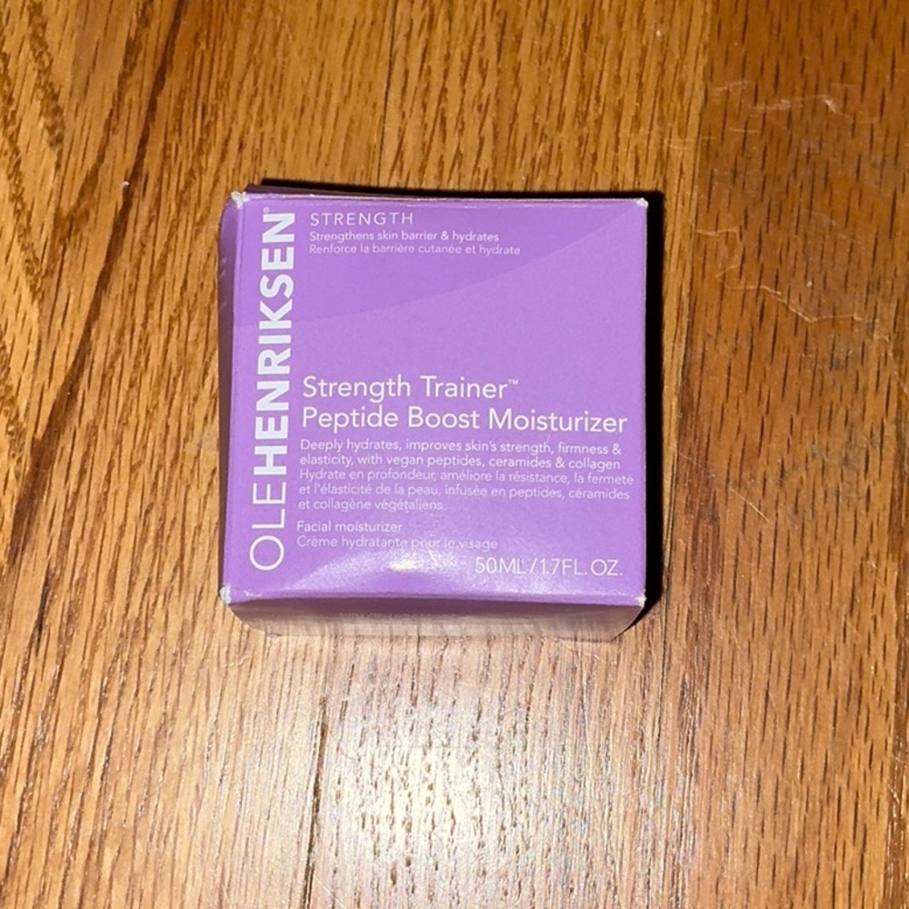 Ole henriksen strength trainer peptide boost moisturizer
